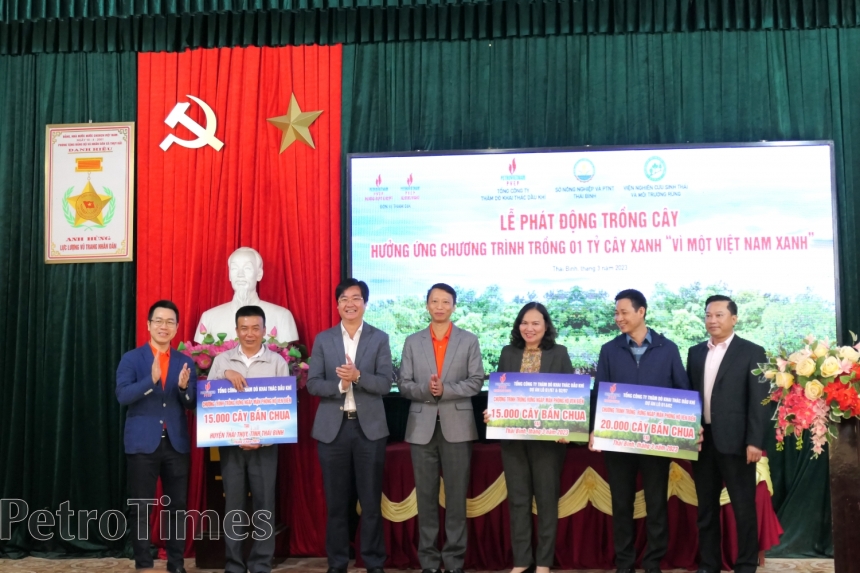 PVEP tài trợ 50.000 cây xanh rừng phòng hộ ven biển cho tỉnh Thái Bình