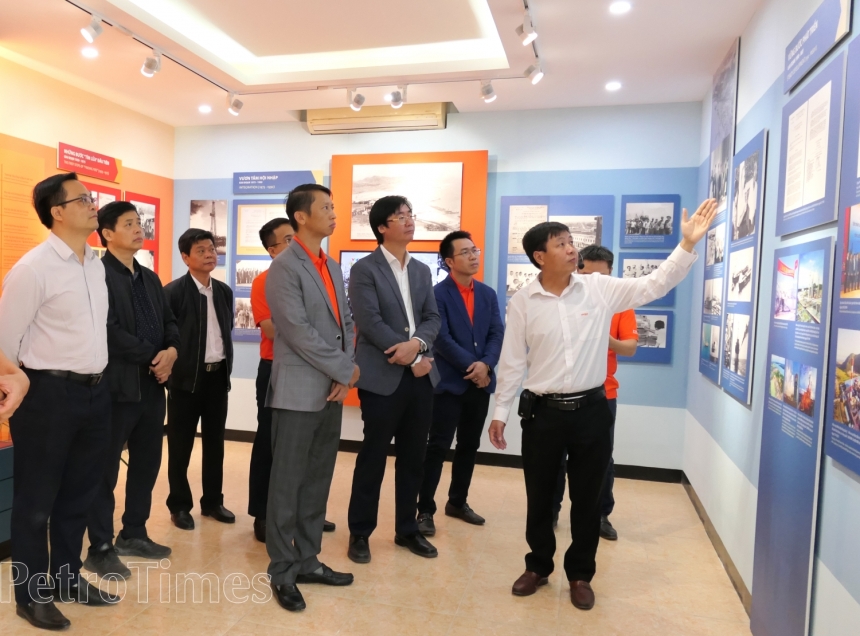 Lãnh đạo PVEP thăm Khu lưu niệm Công trình khai thác dầu khí đầu tiên tại Việt Nam