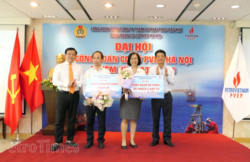 Công đoàn cơ sở PVEP Hà Nội tuyên dương tập thể có thành tích suất sắc trong phong trào sáng kiến sáng chế